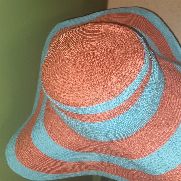 Hat - Picture 4 of 4